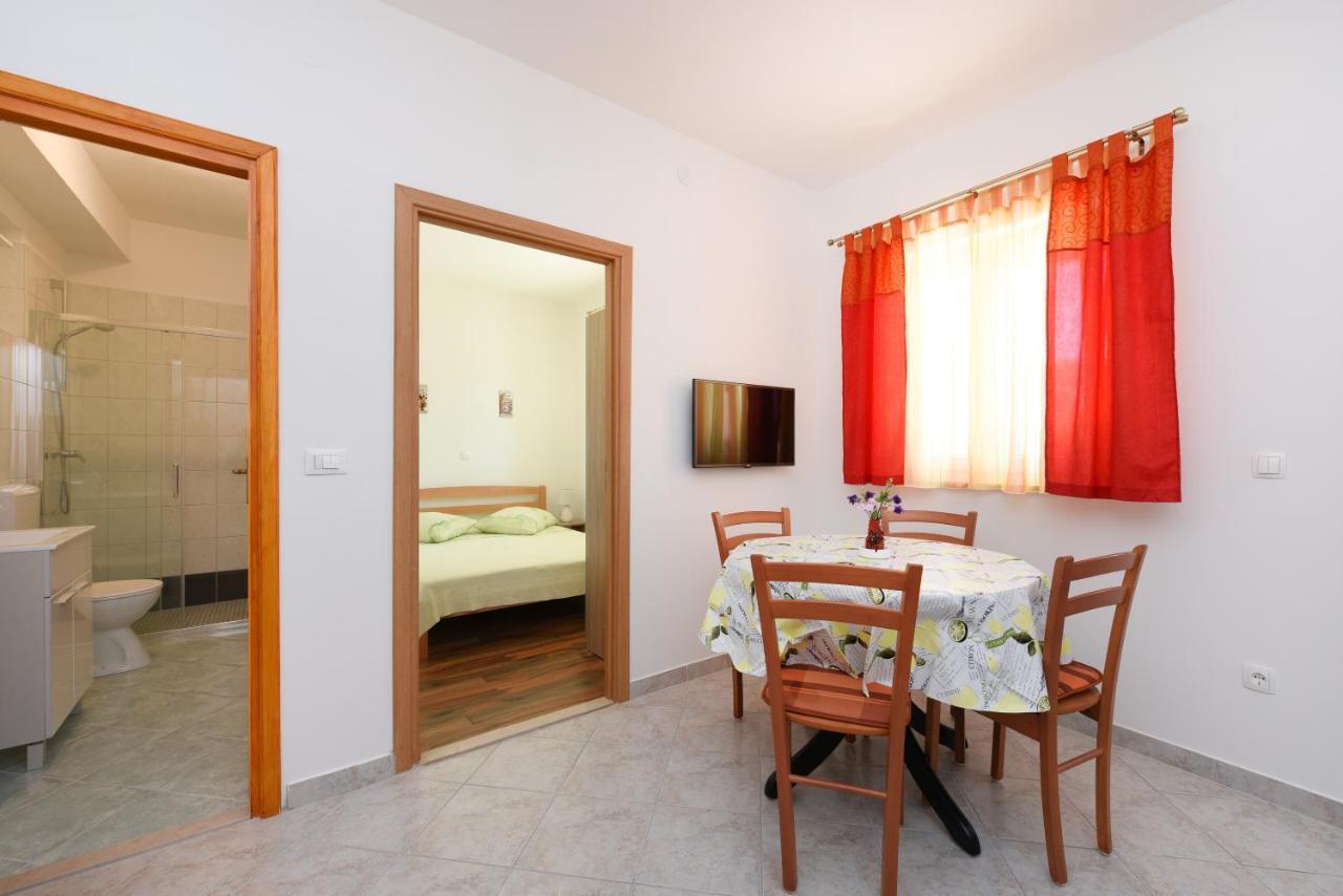 Apartments Sime Petrčane Extérieur photo